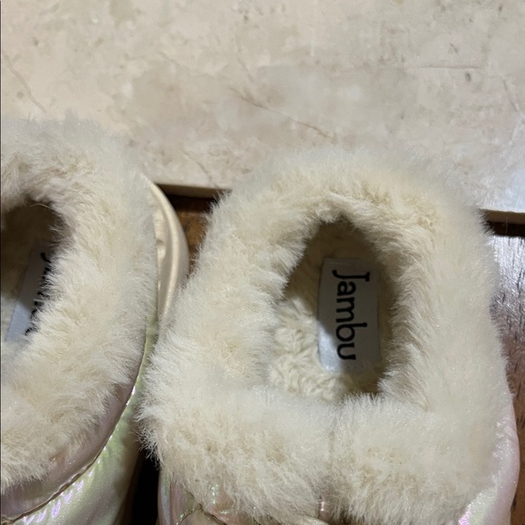 Jambu Iridescent Quilted Slippers with Faux Fur - Picture 5 of 6